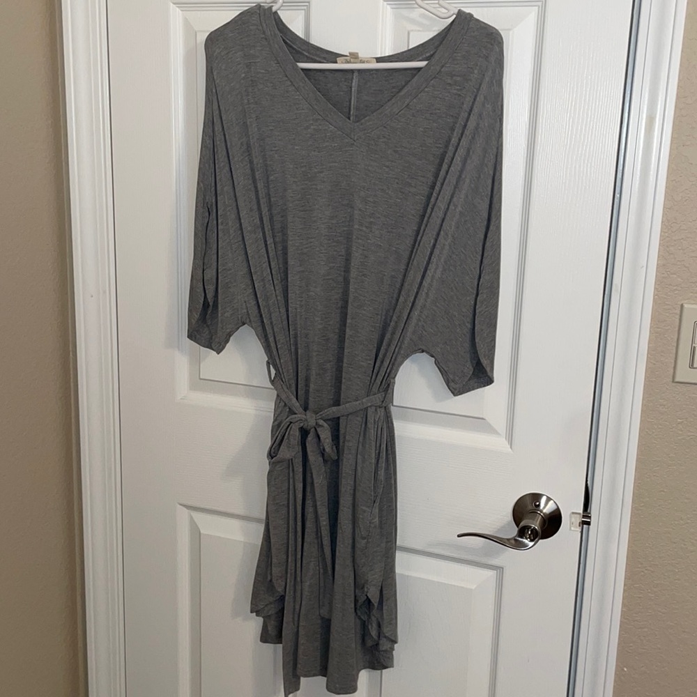 Listicle dress with tie